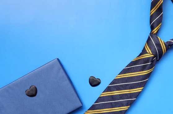 do men's neckties stretch in length after wearing_2.jpg