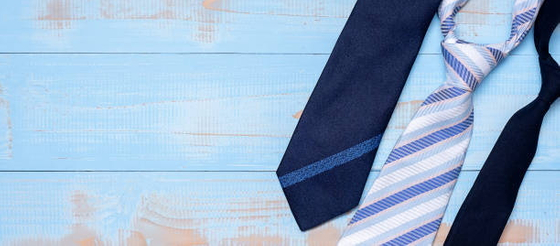 how to tie a necktie for girl_3.jpg