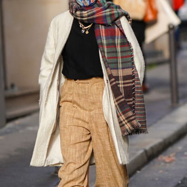 how to wear a long scarf.jpg