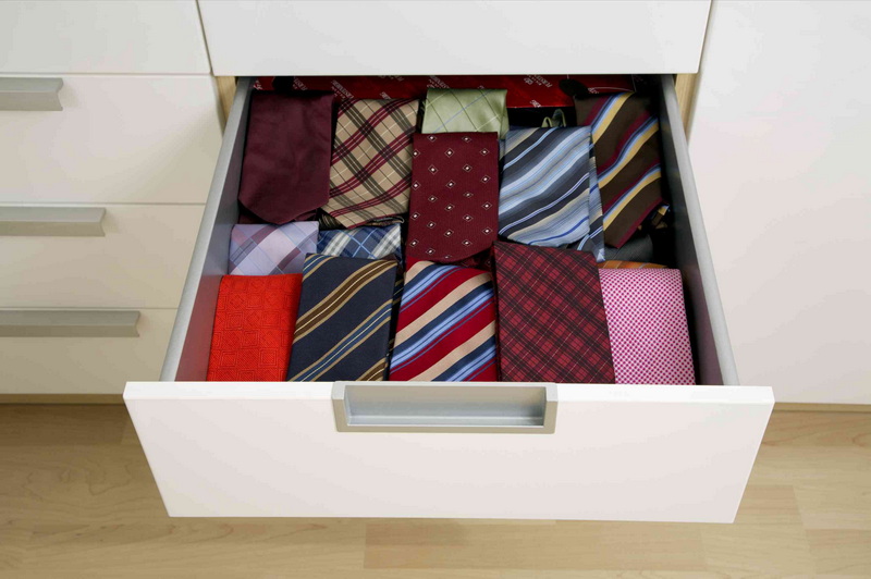 how to gift wrap a necktie without a box_2