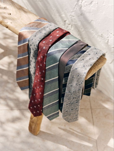 What Colors Are in Style for Neckties?