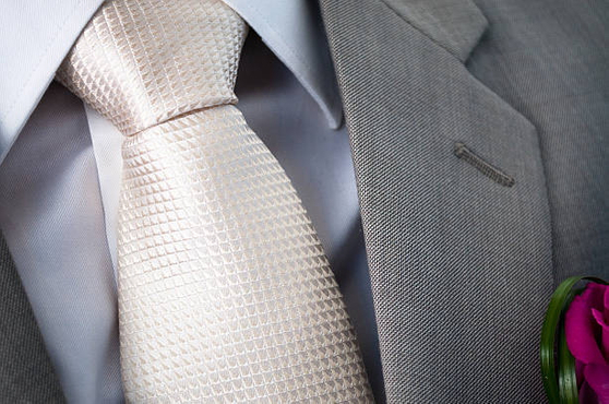 how to tie a large knot necktie_2.jpg