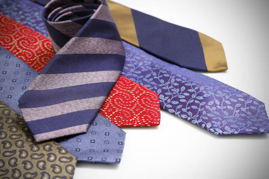 how to necktie a triangle knot_1.jpg