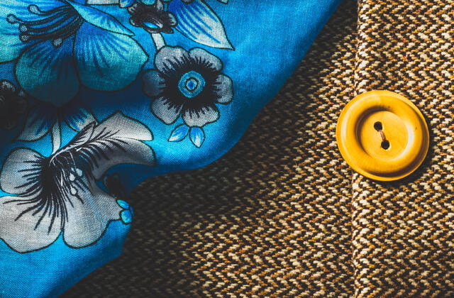 How Do I Wear A Square Scarf?