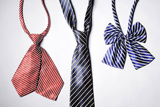 do people wear bow ties or neckties more_1.jpg