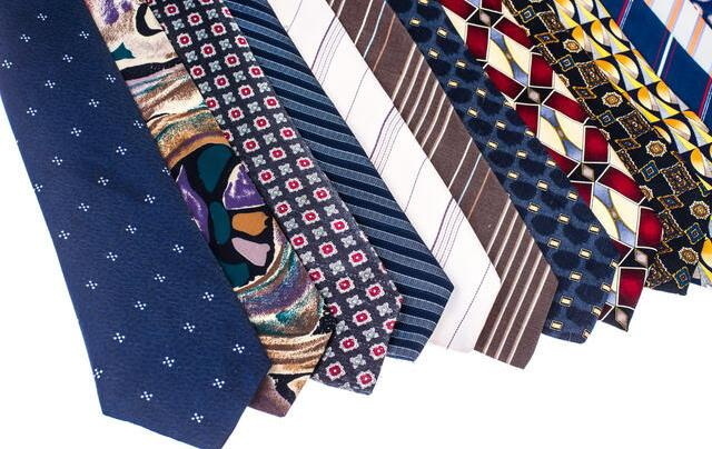 How To Make A Necktie Christmas Tree Skirt?