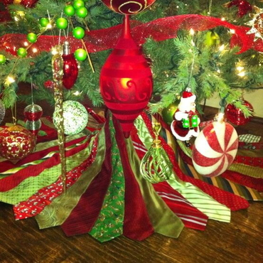 how to make a christmas tree skirt from neckties_2.jpg