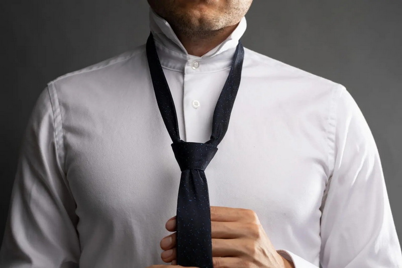 how to tie a necktie windsor_4