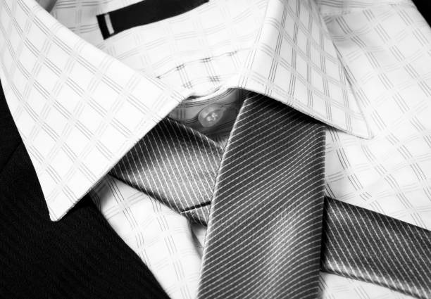 how to wear a necktie chain_2