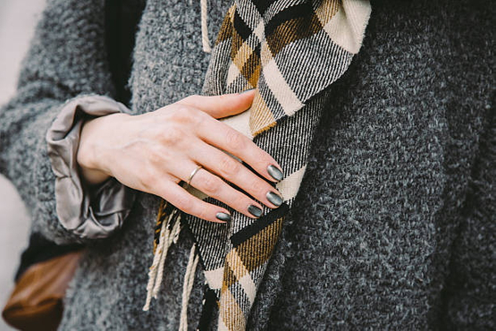 how to wear a winter scarf_3.jpg