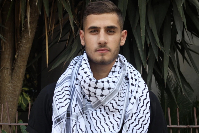 What Is The Scarf Arabs Wear Around Their Neck?