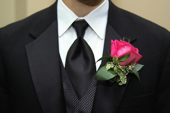 can you wear a black necktie_3.jpg