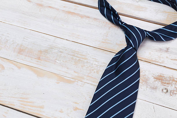 How To Wear Black Necktie?