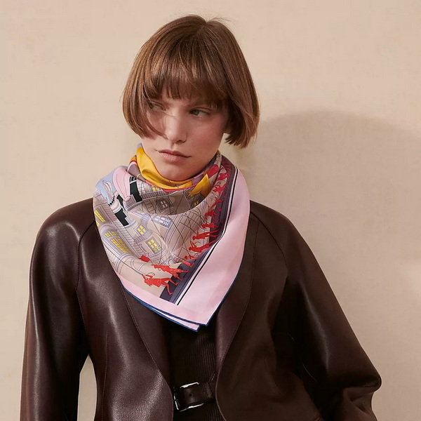 How Do You Tie A Scarf Around Your Neck?